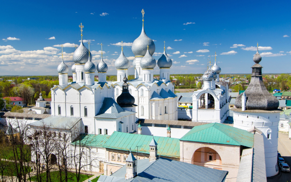 Золотое кольцо – это маршрут, включающий несколько древних городов России, которые славятся своей историей и архитектурой.